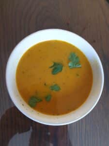 Thaise gele curry soep