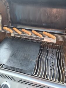 burn to end frikandellen